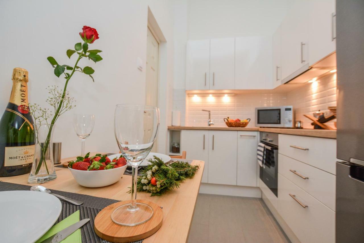 Timeless Apartment With Free Private Parking Budapeste Exterior foto