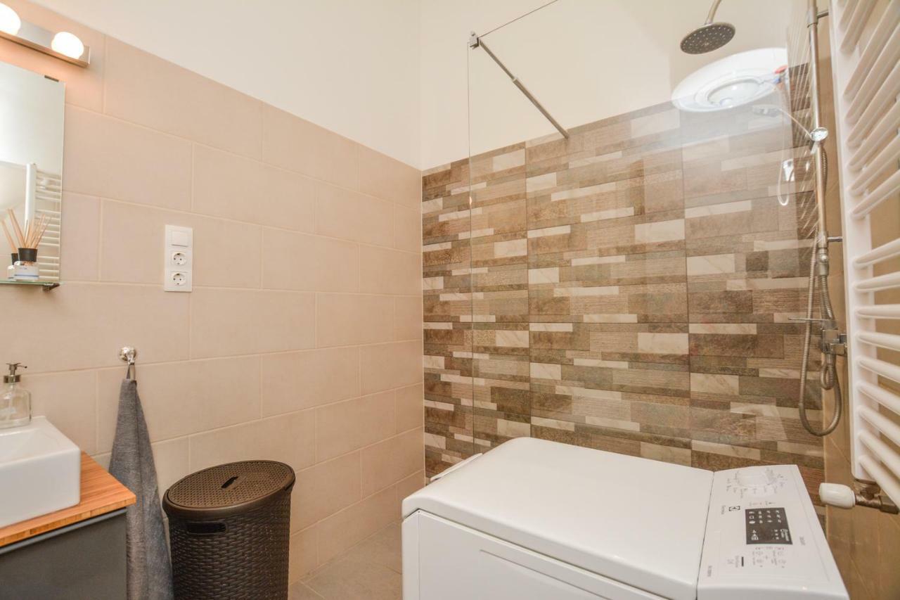 Timeless Apartment With Free Private Parking Budapeste Exterior foto